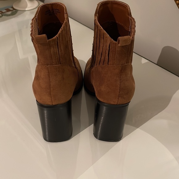 Suede boots - Picture 5 of 6